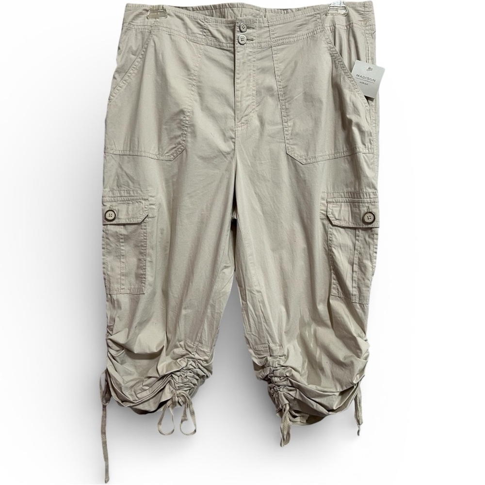 Madison Beige Cargo Capri Pants Size 14W